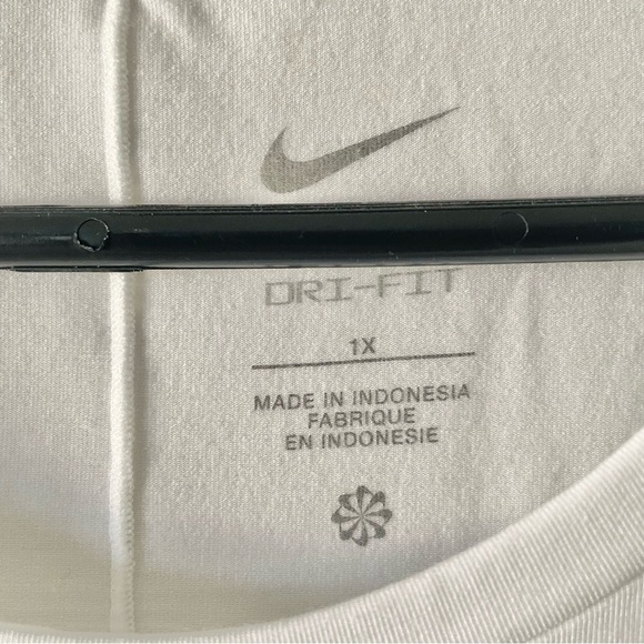 Nike Dri-Fit Athletic Training Shirt Women’s Plus Size 1X White Relaxed DJ6751 - Picture 2 of 13